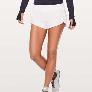 Lululemon motionful short in white